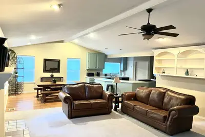 Image de One level open concept home in the beautiful Ruidoso pines.