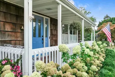 Image de Modern Cottage in Bellport with Pool