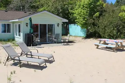 Image de Lake Huron Cottage with Private Sandy Beach