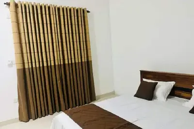 Image de Brand-New Breezy Green Tops Villa life of peace in town access to all facilities