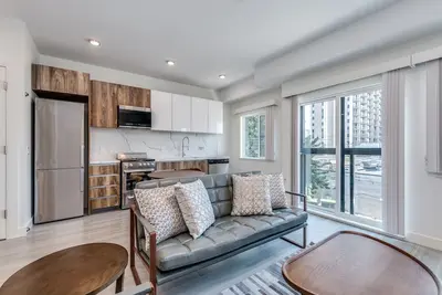 Image de New Luxury 2 Bedroom \/ 2 Bathroom - Downtown