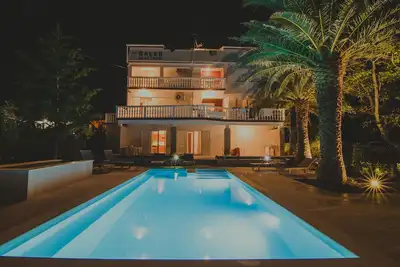 Image de Apartments for 12 with Pool and Terrace in City