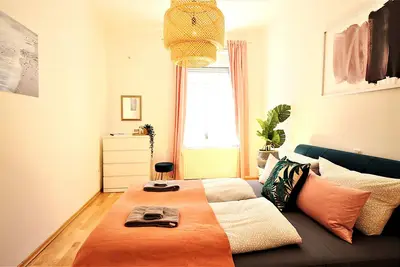Image de ★ Botanical velvet apartment ★ with sunny balcony