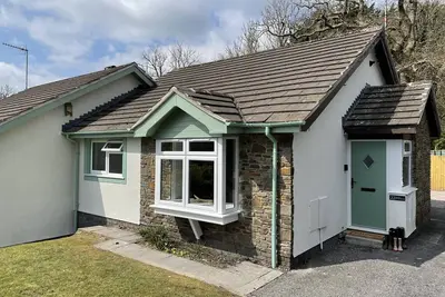 Image de Quiet, peaceful bungalow on edge of Saundersfoot village - 10 mins walk to beach