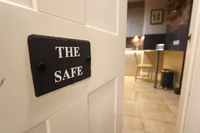 Image de Alma Studios - The Safe Room - Hopewell