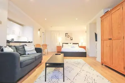 Image de Modern Studio in Desirable Clifton Area