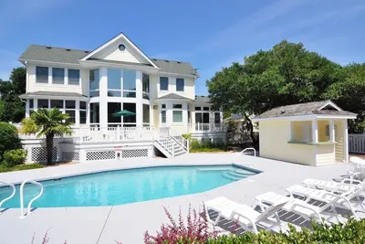 Image de Array Of Sunshine: Pool, Tiki Bar, Fairway Views
