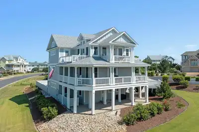 Image de It's 5 O'clock Somewhere: Pool, Spa, Club Access