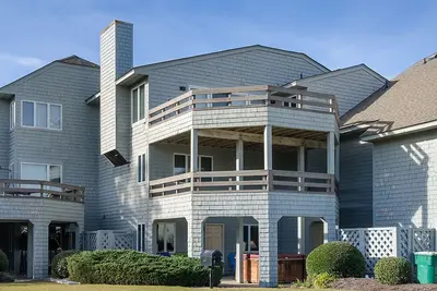 Image de Let Me Count The Waves: Oceanside Townhome, Spa