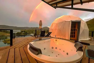 Image de Luxury Glamping, great lake vew!
