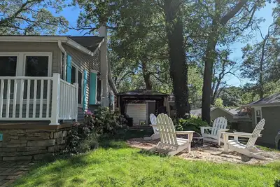 Image de Bluegill Cottage l Cozy Lake Days: Fires, Kayaks & Family Moments