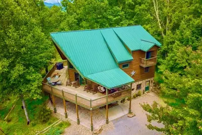 Image de Beautiful Mountain Views - Sleeps 15, 5br/6ba Hot Tub No Pets on 3 acres