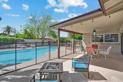 Image de Amazing 3 Br w/Pool, minutes from Phx and Sports