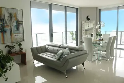 Image de Luxury Highrise Condo / 10min from Beach + near Design district