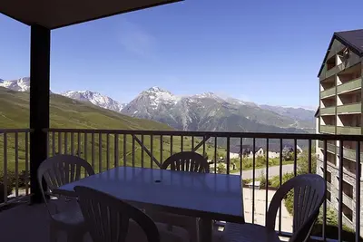 Image de 100m du centre station, étage -2, balcon, télévision, casier à ski, 35m², Peyragudes