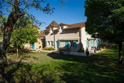 Image de Charming house with garden – Cluny Downtown