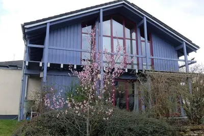 Image de Blue house - Une maison bleue - 2-bed vacation apartment shower/Wc, up to 4 pers.