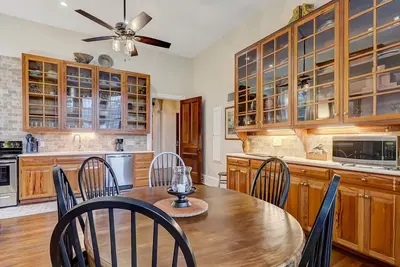 Image de On Lafayette Square, Heated Pool Access