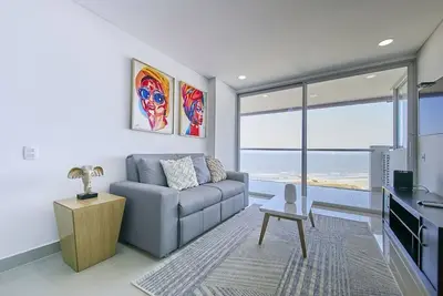 Image de Artsy 2 Bedroom Oceanview Condo with Rooftop Pool