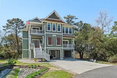 Image de Bella Rose: Saltwater Pool | Rec Room | Elevator