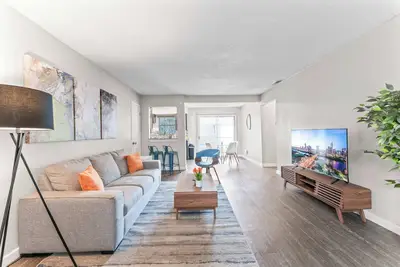 Image de Spacious and Chic King Bed 2br Suite, 5 Min to Dt