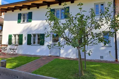 Image de \"ApfelgrĂĽn\" holiday apartment, romantic holiday in a listed building