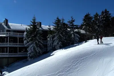 Image de Slope Side Ski In /  Ski Out Townhouse Top Of Powder Monkey Lift Best Location