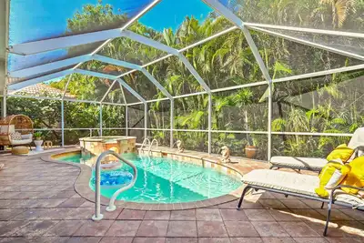 Image de Rare Find! Tropical Garden Lux Villa -heated pool and spa-12 min from the beach!
