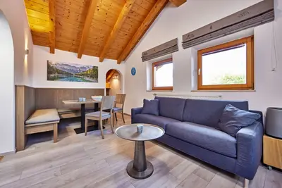Image de Individual 40 sqm attic apartment with open roof truss and balcony access