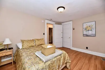 Image de Affordable Comfort 5 Mins from Downtown Indy