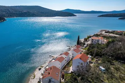 Image de Apartment Bobić- Three Bedroom Apartment with Balcony and Sea View