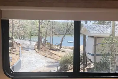 Image de Mountain /Lake Retreat Rv Pet Friendly