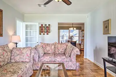 Image de Pet-Friendly Home w/ Patio - 3 Mi to Houston Zoo!