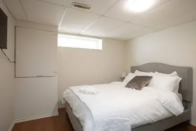 Image de Entire Basement Unit - 2 min drive to University of Manitoba, Winnipeg