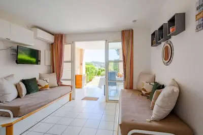 Image de L'Esquinade (F6 015) by Interhome