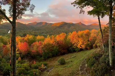 Sapphire Retreat w/ Views, Fire Pit, & Lake Access