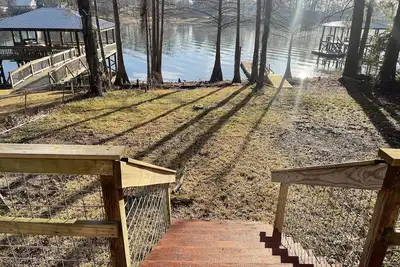 Image de Waterfront two bedroom cottage with ample parking