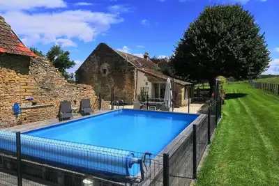 Image de Characterful 3-Bed House in Saint-Ythaire