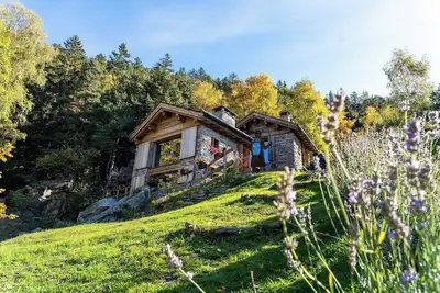 Image de Chalet 'Panorama Res Albert' avec vue sur les montagnes, Wi-Fi et jardin
