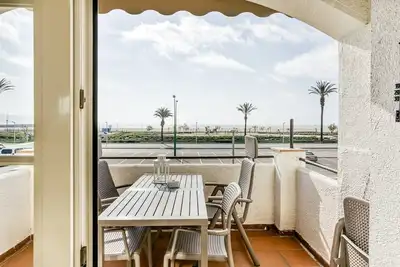 Image de Appartement 'Art-Revilla Tacke B' avec vue sur la mer, balcon, piscine partagée et Wi-Fi