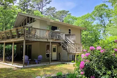Comfortable 3bd--A/C, Large Deck, Outdoor Shower, Pool Table