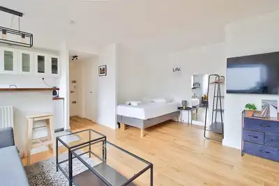 Image de Appartement moderne T1-Bis à Paris XVIIIème