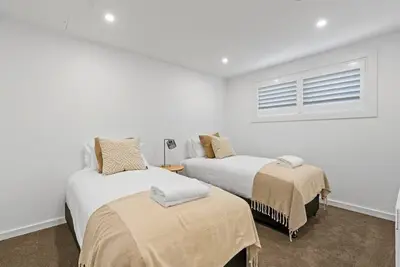 Luxury Lake View 2 Bedroom