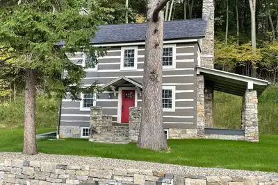 Image de Charming newly-renovated historic log house near Psu and Spruce Creek