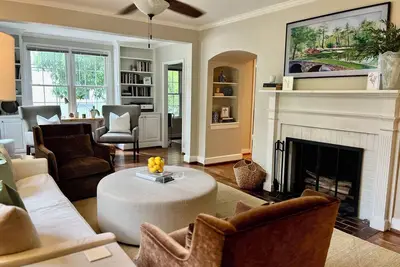 Image de Masters - Designer's Home in Forest Hills, 7 Minutes to Front Gates