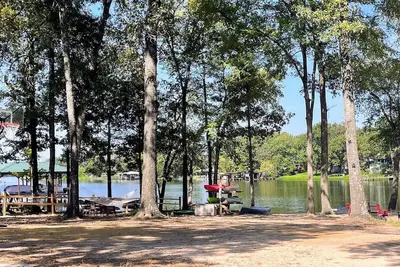 Image de Stargazer Waterfront Luxe Retreat ✨Sand Beach 🎣Awesome Fishing🔥Campfires🛶Kayaks