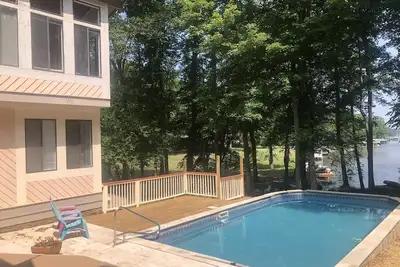 Image de MoonStar Lodge 2bd/2ba - Lake Oconee - Pool & Dock!