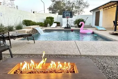 Image de 4 Bedroom Hacienda with a Pool and Great location! !