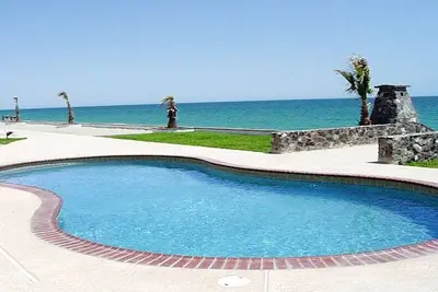 Image de Amazing Beach Front Villa 12