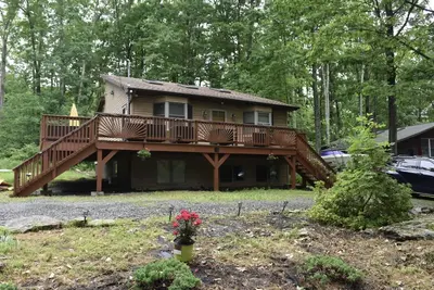 Image de Cozy Home Close to Lake, Hiking Trails